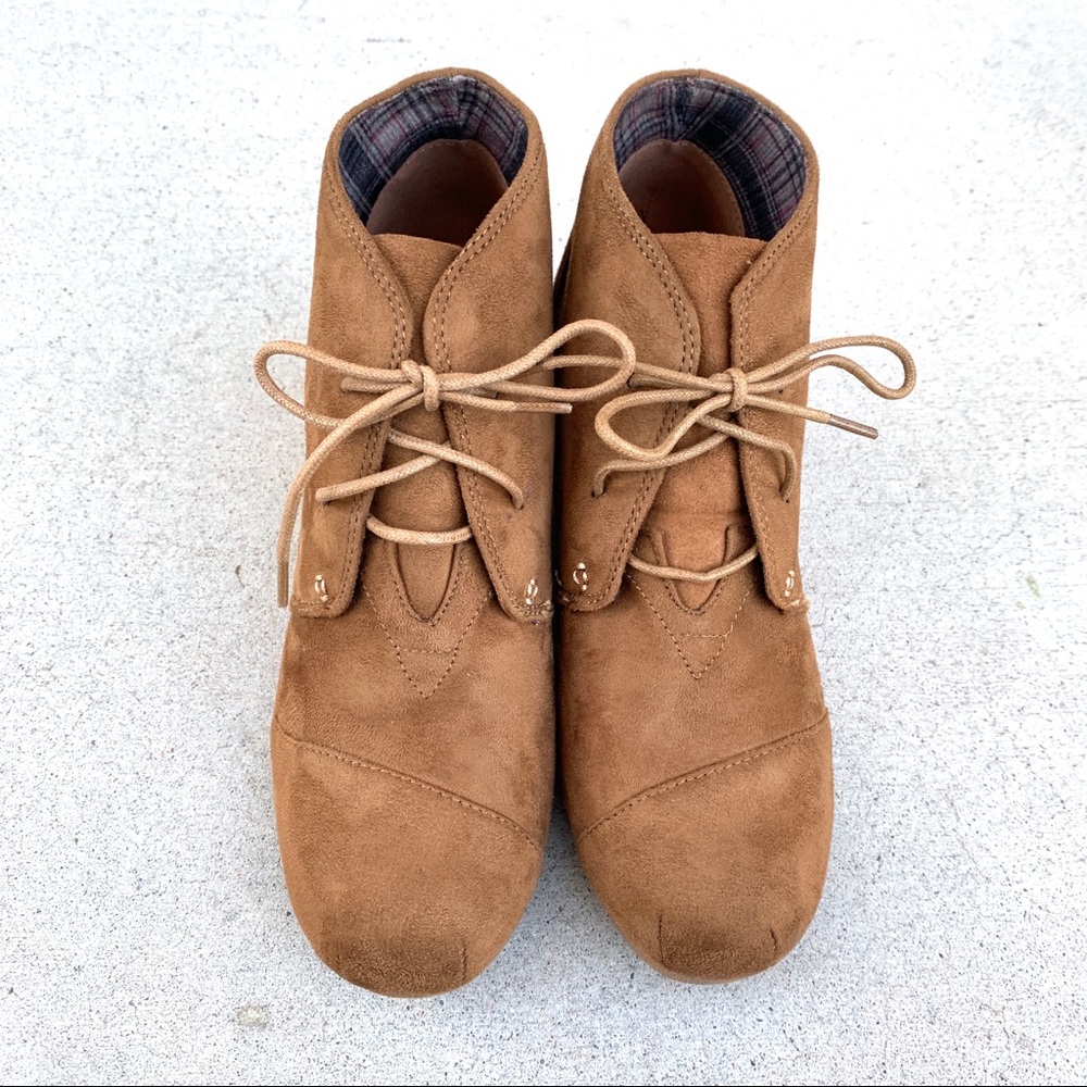 New Vegan Suede Brown Tan Lace Up Wedges Booties - Picture 5 of 8